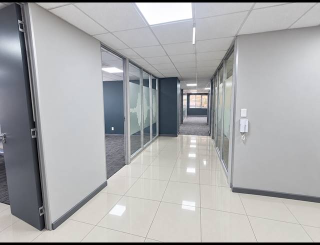 270M² OFFICE TO LET IN WOODMEAD